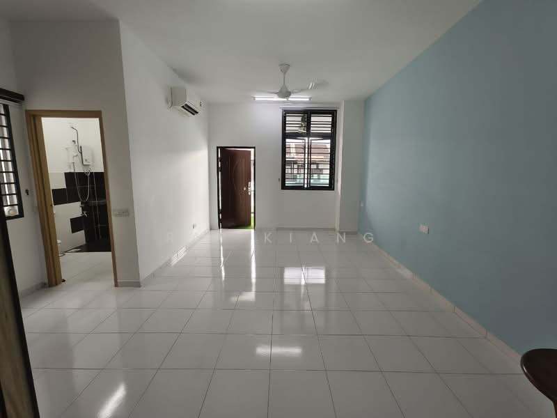 Setia Tropika untuk Untuk Dijual - RM 850,000, Mac 2026 - Living Room - PropertyGuru.com.my