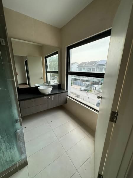 Dale, Lake Fields untuk Untuk Dijual - RM 1,300,000, Mac 2026 - Bathroom - PropertyGuru.com.my