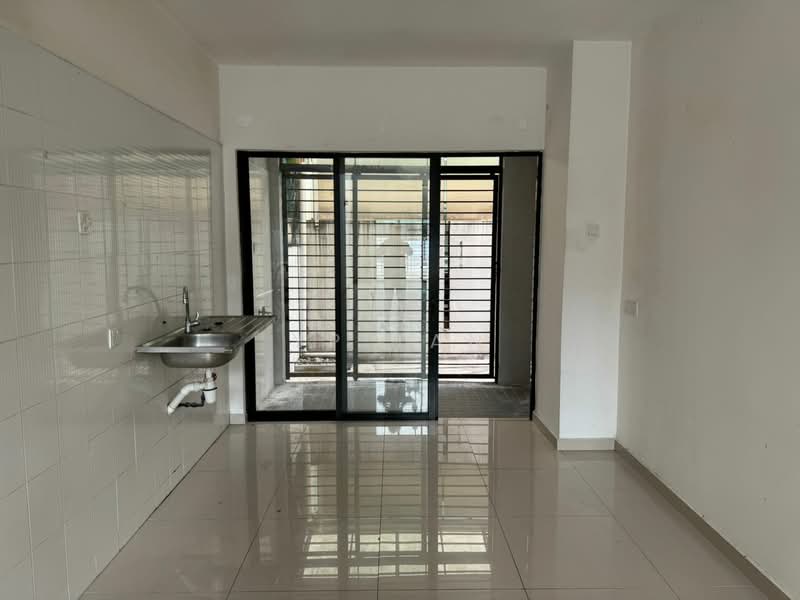 Dale, Lake Fields untuk Untuk Dijual - RM 1,300,000, Mac 2026 - Kitchen - PropertyGuru.com.my
