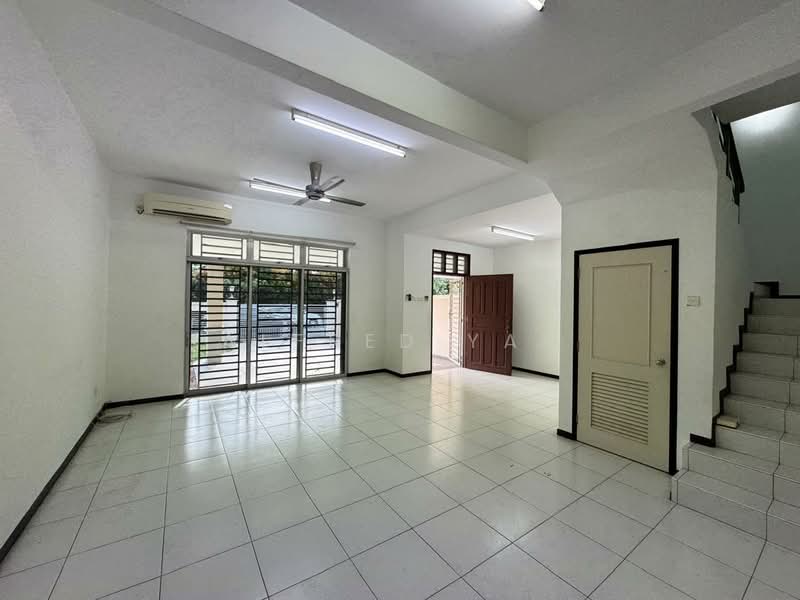 2-storey Terraced House for Rent in Taman Impian Emas (Skudai) - Alfred Yap - Living Room - PropertyGuru.com.my