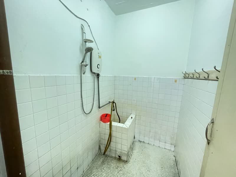 Rumah Teres 1 Tingkat untuk Dijual di Selayang (Selangor) - Sean Yong - Bathroom - PropertyGuru.com.my