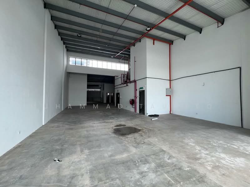 Warehouse for Rent in Puchong (Selangor) - Muhammad Taufeeq - Interior - PropertyGuru.com.my