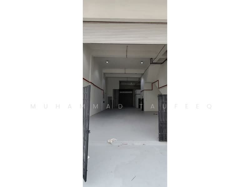 Warehouse for Rent in Puchong (Selangor) - Muhammad Taufeeq - Interior - PropertyGuru.com.my
