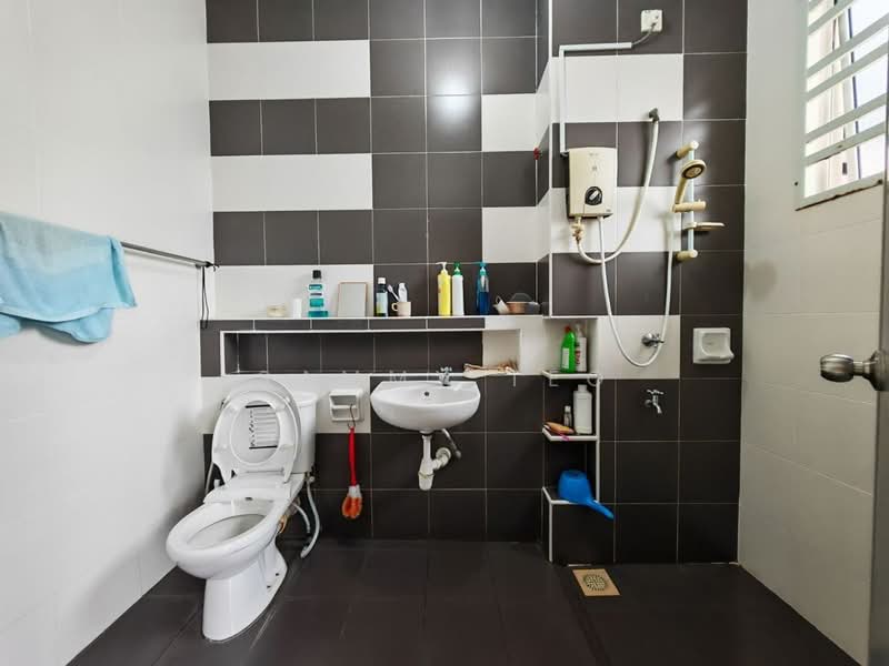 Bungalow for Sale in Taman Setia Indah (Tebrau) - SAMMY TEO - Bathroom - PropertyGuru.com.my