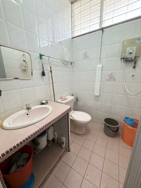 Semi-Detached House for Sale in Gelugor (Penang) - Fanny Wong - Bathroom - PropertyGuru.com.my
