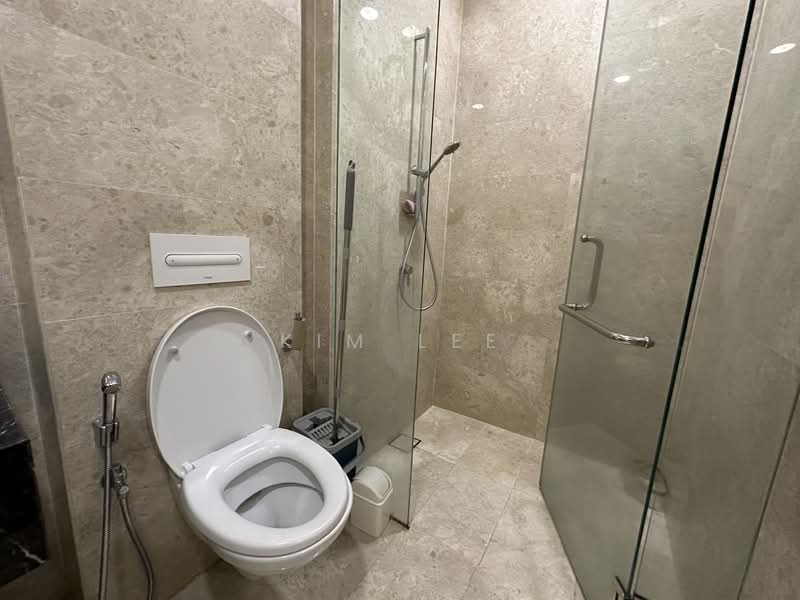 Service Residence for Rent at Banyan Tree Signatures - Kim Lee - Bathroom - PropertyGuru.com.my