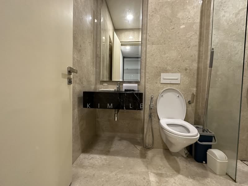 Service Residence for Rent at Banyan Tree Signatures - Kim Lee - Bathroom - PropertyGuru.com.my