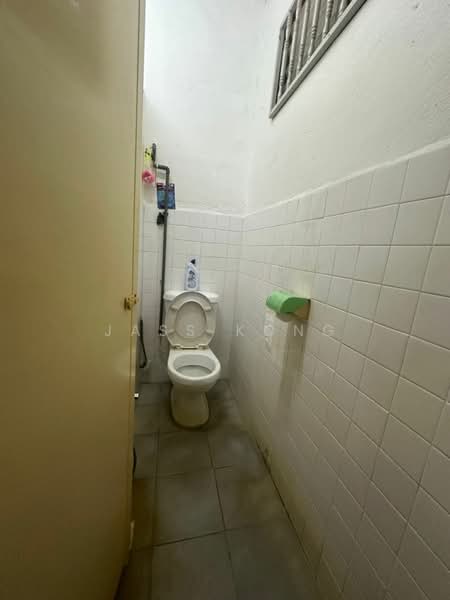 1 Storey Terrace Taman Sukun For Sale untuk Untuk Dijual - RM 330,000, Mac 2026 - Bathroom - PropertyGuru.com.my