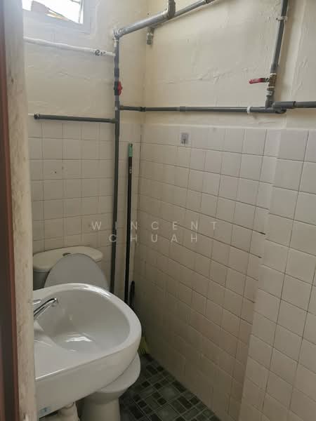 Flat for Sale at Seksyen 1 Wangsa Maju Flat - Wincent Chuah - Bathroom - PropertyGuru.com.my