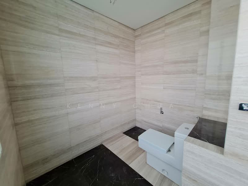 Rumah Berkembar untuk Dijual di Temasya Glenmarie (Glenmarie) - Kenny Chua - Bathroom - PropertyGuru.com.my