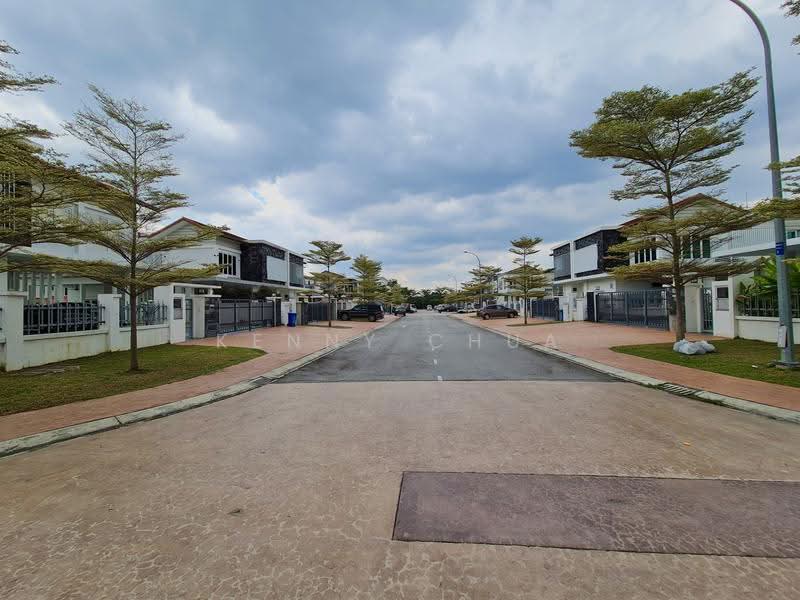 Rumah Berkembar untuk Dijual di Temasya Glenmarie (Glenmarie) - Kenny Chua - Exterior - PropertyGuru.com.my