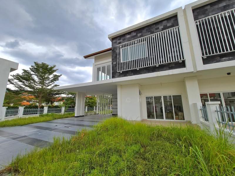 Rumah Berkembar untuk Dijual di Temasya Glenmarie (Glenmarie) - Kenny Chua - Exterior - PropertyGuru.com.my