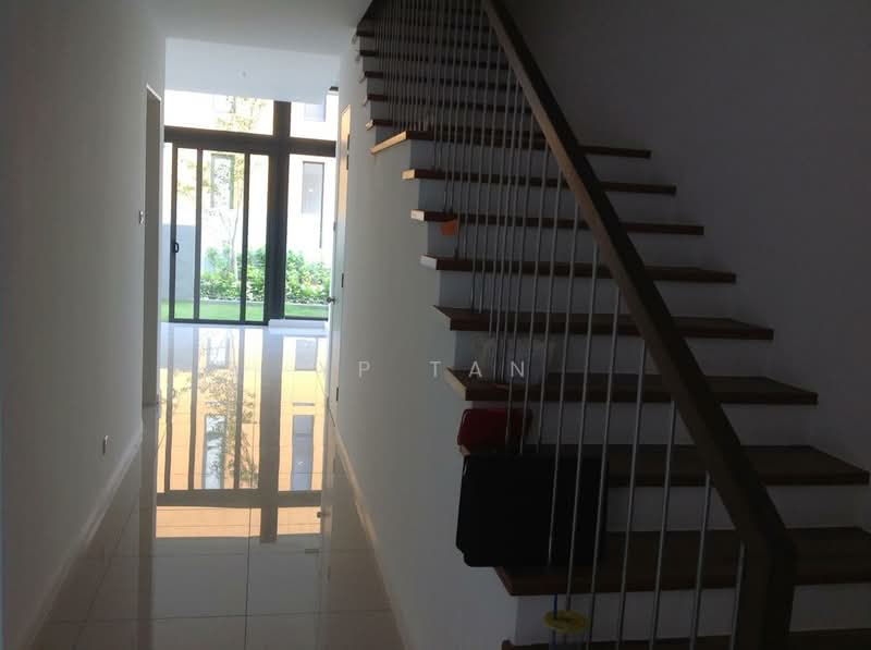 Rumah Teres untuk Dijual di Taman Tasik Damai (Sungai Besi) - YP Tan - Entrance - PropertyGuru.com.my
