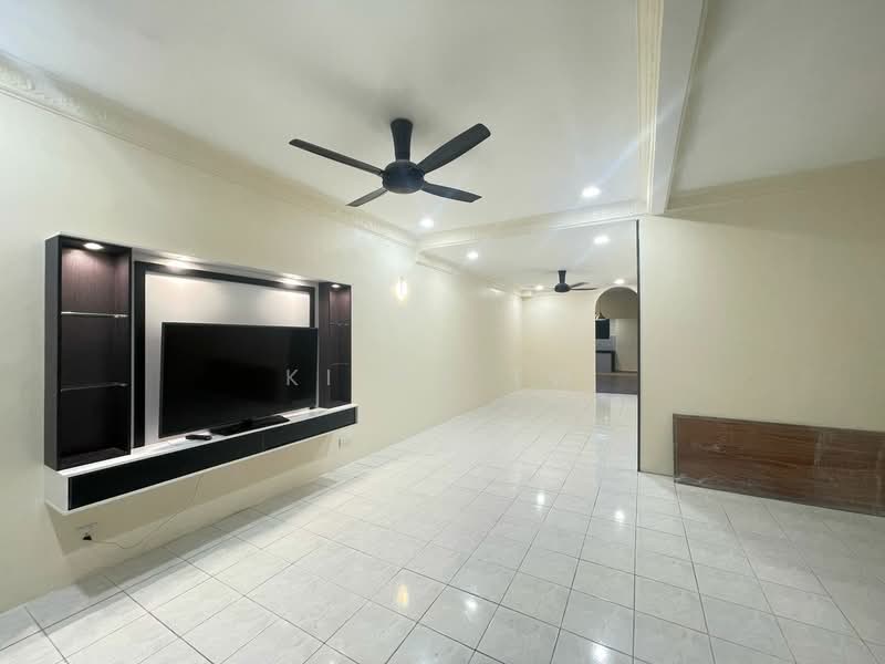 2-storey Terraced House for Sale in Taman Wangsa Permai (Kepong) - Kiing TW - Living Room - PropertyGuru.com.my