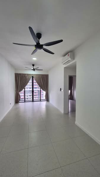 Alira @ Metropark Subang untuk Untuk Dijual - RM 589,999, Mac 2026 - Living Room - PropertyGuru.com.my
