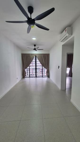 Alira @ Metropark Subang untuk Untuk Dijual - RM 589,999, Mac 2026 - Living Room - PropertyGuru.com.my