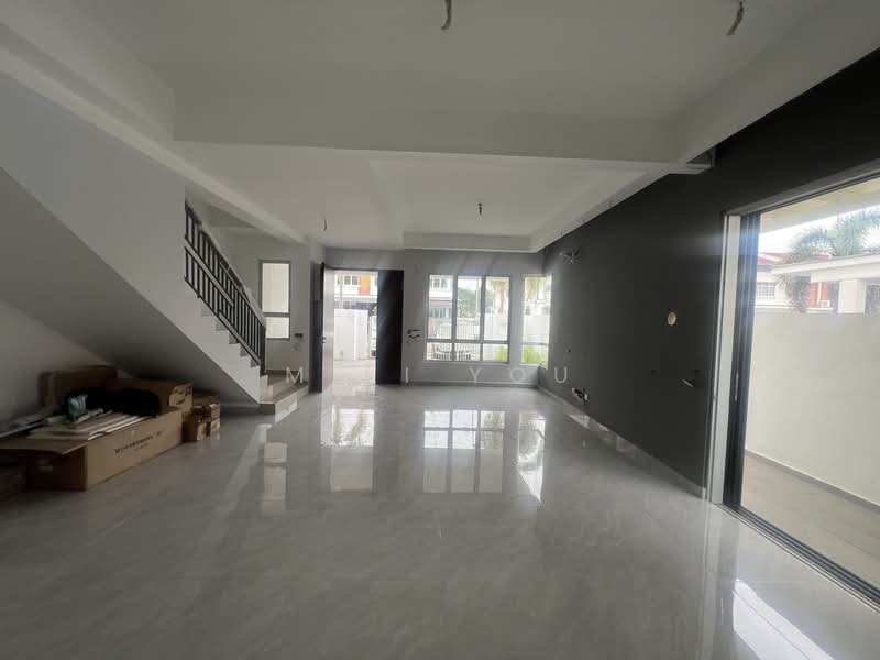 2-storey Terraced House for Sale in Bandar Rimbayu (Telok Panglima Garang) - Miki You - Living Room - PropertyGuru.com.my