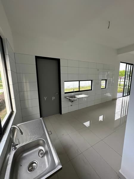 2-storey Terraced House for Sale in Telok Panglima Garang (Selangor) - YP Tan - Kitchen - PropertyGuru.com.my