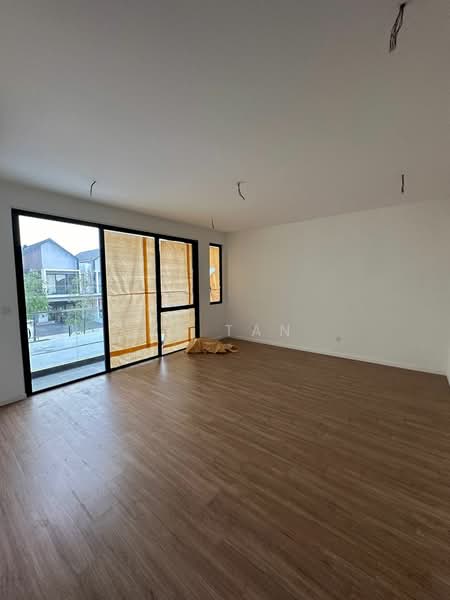 2-storey Terraced House for Sale in Telok Panglima Garang (Selangor) - YP Tan - Living Room - PropertyGuru.com.my