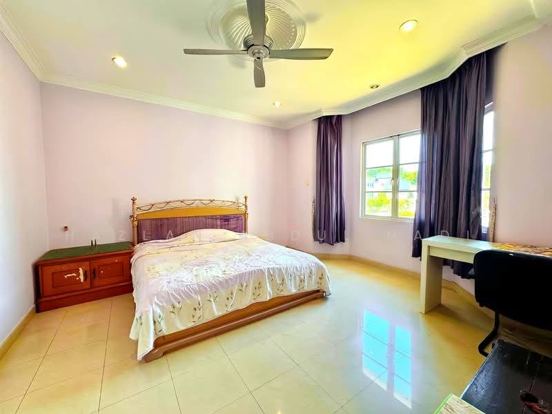 Bungalow for Sale in Bukit Jelutong (Shah Alam) - Hazlan Abdul Hadi - Bedroom - PropertyGuru.com.my