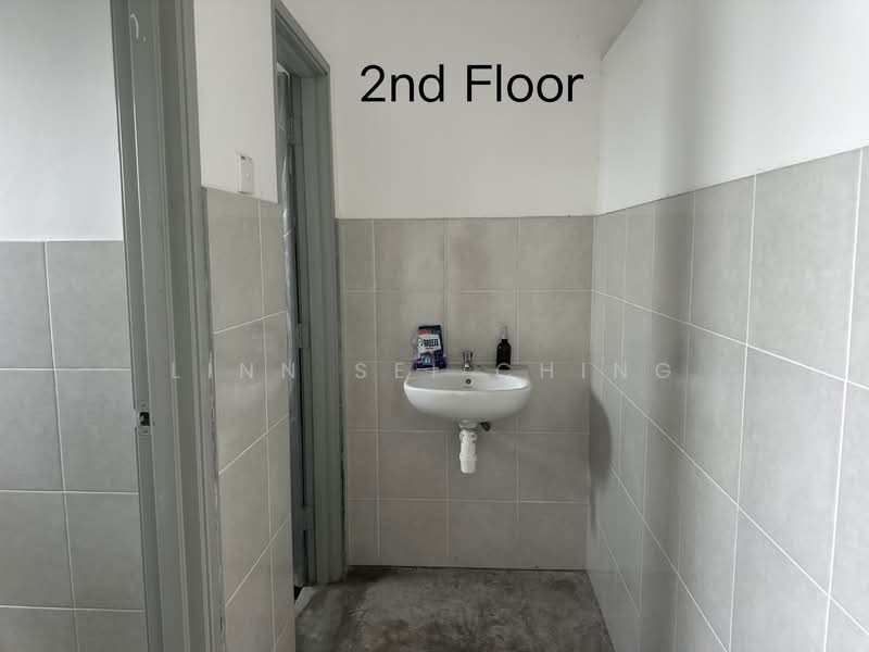 Shop / Office for Rent in Bukit Rambai (Melaka) - Linn Sei Ching - Interior - PropertyGuru.com.my