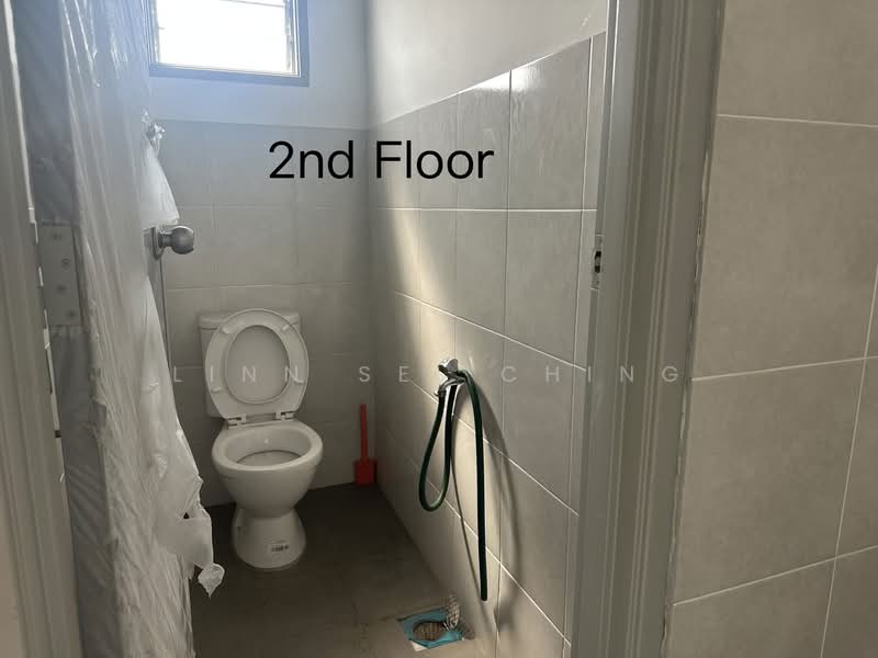Shop / Office for Rent in Bukit Rambai (Melaka) - Linn Sei Ching - Bathroom - PropertyGuru.com.my