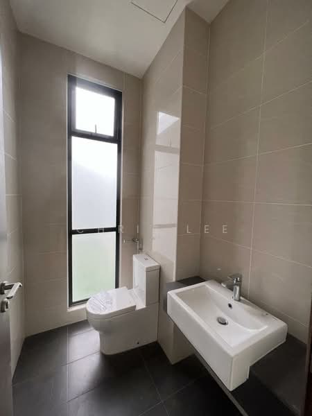 Rumah Berkembar untuk Dijual di Telok Panglima Garang (Selangor) - Chris Lee - Bathroom - PropertyGuru.com.my