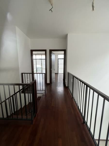 Rumah Berkembar untuk Dijual di Telok Panglima Garang (Selangor) - Chris Lee - Corridor - PropertyGuru.com.my