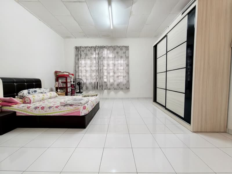 Rumah Teres 2 Tingkat untuk Dijual di Taman Sri Putri (Skudai) - Janice . - Bedroom - PropertyGuru.com.my
