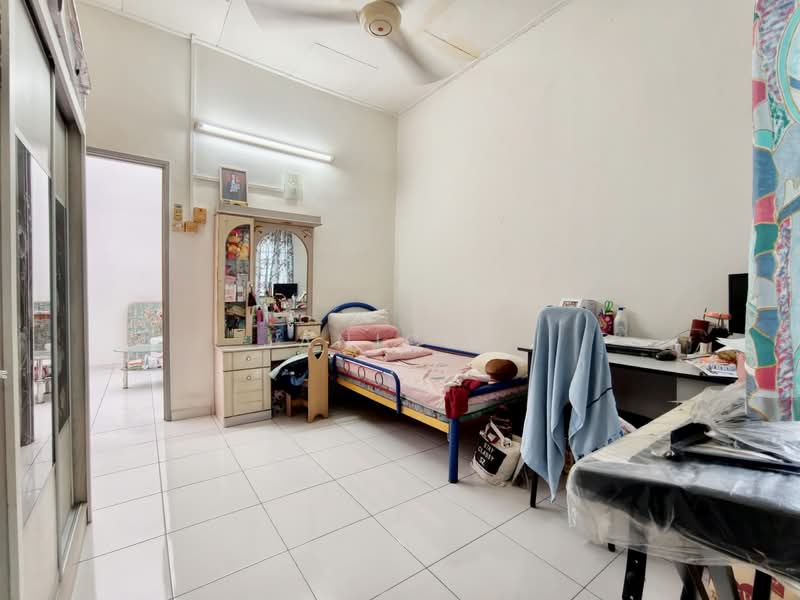 Rumah Teres 2 Tingkat untuk Dijual di Taman Sri Putri (Skudai) - Janice . - Bedroom - PropertyGuru.com.my
