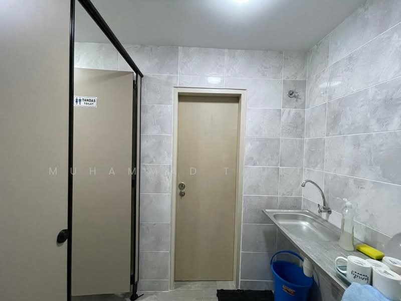 Kenwingston Business Centre untuk Untuk Disewa - RM 2,899 /bulan, Apr 2026 - Bathroom - PropertyGuru.com.my