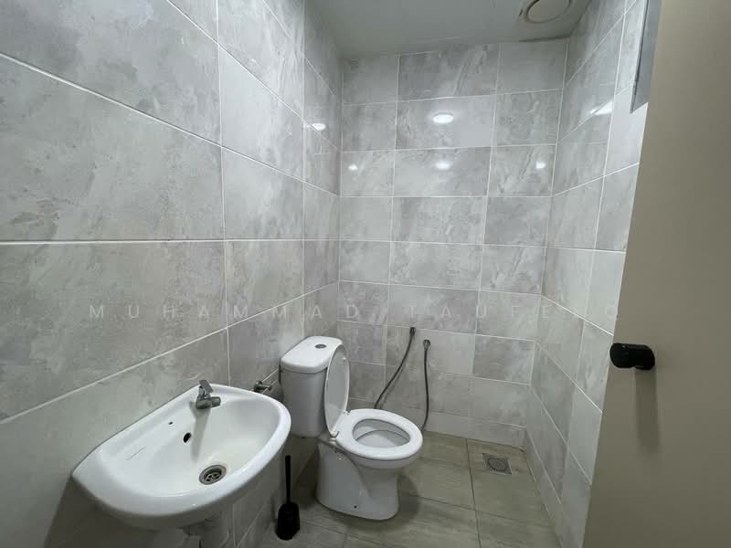 Kenwingston Business Centre untuk Untuk Disewa - RM 2,899 /bulan, Apr 2026 - Bathroom - PropertyGuru.com.my