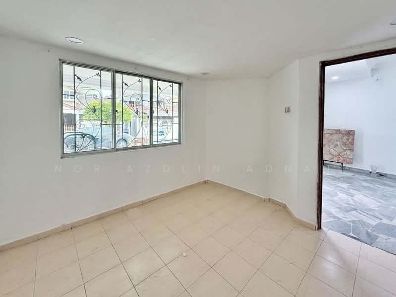 1.5-storey Terraced House for Sale in Seksyen 28 (Shah Alam) - Nor Azdlin Adnan - Room 1 - PropertyGuru.com.my