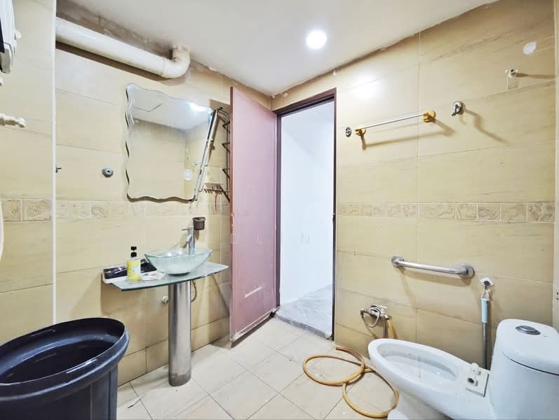 1.5-storey Terraced House for Sale in Seksyen 28 (Shah Alam) - Nor Azdlin Adnan - Bathroom 1 - PropertyGuru.com.my