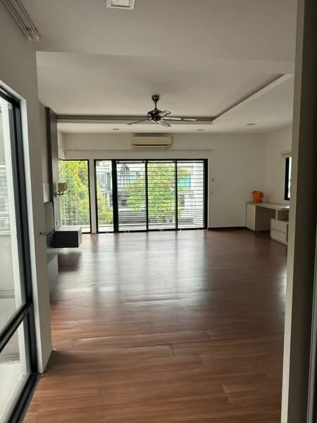 Dale, Lake Fields untuk Untuk Dijual - RM 2,500,000, Mac 2026 - Living Room - PropertyGuru.com.my