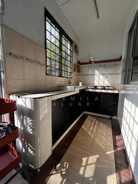Terraced House for Sale in Petaling Jaya (Selangor) - Sharmila Taluar - Kitchen - PropertyGuru.com.my