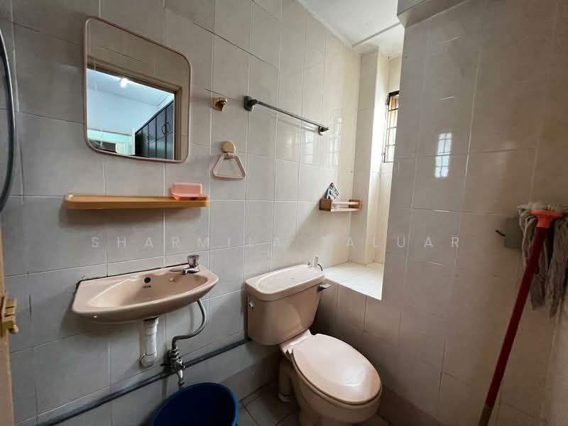 Terraced House for Sale in Petaling Jaya (Selangor) - Sharmila Taluar - Bathroom - PropertyGuru.com.my