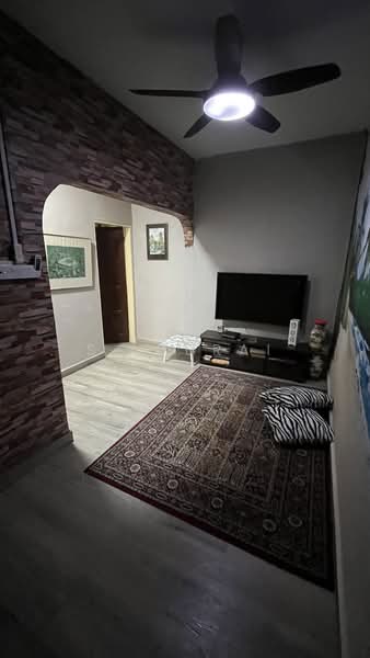 Taman Bukit Kempas untuk Untuk Dijual - RM 675,000, Mac 2026 - Living Room - PropertyGuru.com.my