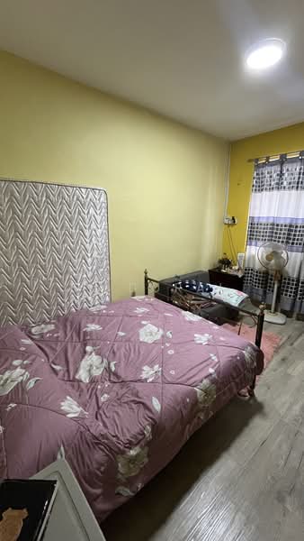 Taman Bukit Kempas untuk Untuk Dijual - RM 675,000, Mac 2026 - Bedroom - PropertyGuru.com.my