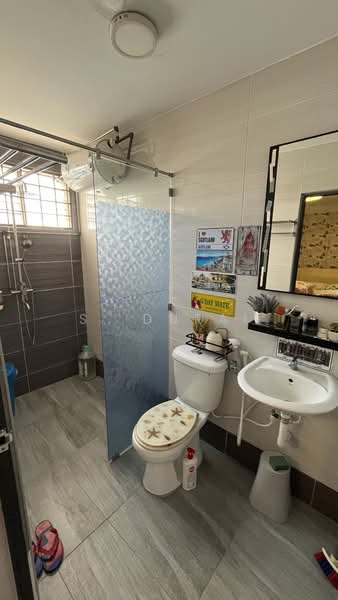 Taman Bukit Kempas untuk Untuk Dijual - RM 675,000, Mac 2026 - Bathroom - PropertyGuru.com.my