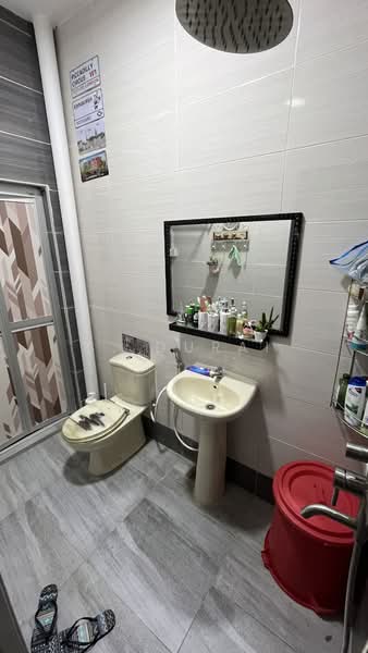 Taman Bukit Kempas untuk Untuk Dijual - RM 675,000, Mac 2026 - Bathroom - PropertyGuru.com.my