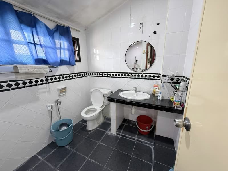 2.5-storey Terraced House for Rent in Subang Jaya (Selangor) - Elton Kuan Yung Tatt - Bathroom - PropertyGuru.com.my