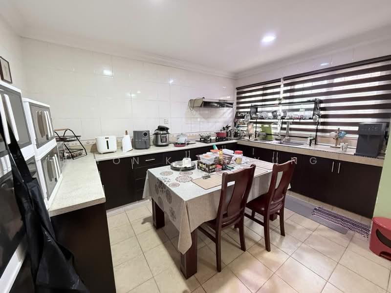 2.5-storey Terraced House for Rent in Subang Jaya (Selangor) - Elton Kuan Yung Tatt - Kitchen - PropertyGuru.com.my