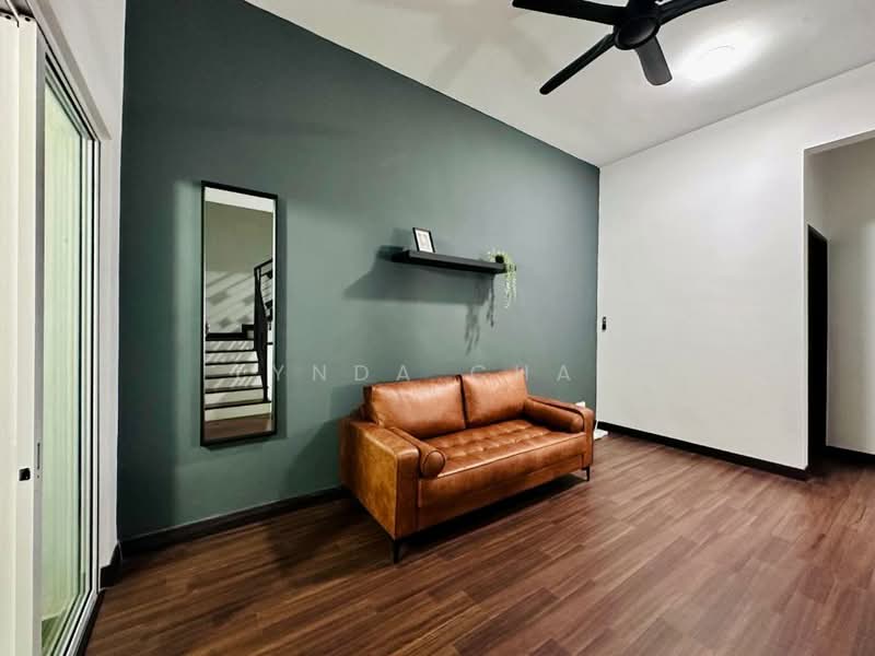 3 Storey Terrace Lorong Sekolah untuk Untuk Dijual - RM 2,000,000, Mac 2026 - Living Room - PropertyGuru.com.my