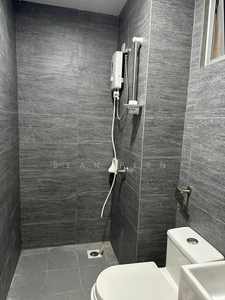 Service Residence for Rent at Gaya Resort Homes - Sean Pern - Bathroom - PropertyGuru.com.my
