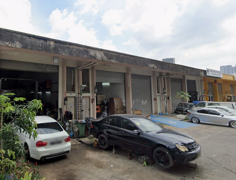 Usj Single Storey Terrace Factory For Rent untuk Untuk Disewa - RM 3,500 /bulan, Mac 2026 - Exterior - PropertyGuru.com.my