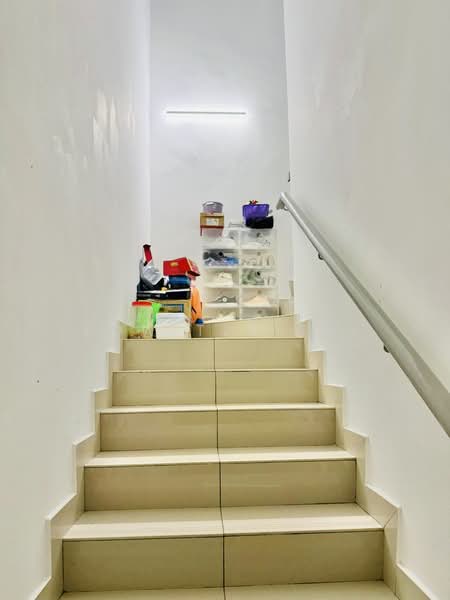 Townhouse for Sale in Semenyih (Selangor) - Kow Tze Fui - Corridor - PropertyGuru.com.my