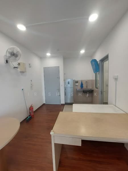 Servis Apartment untuk Dijual di Gaya Resort Homes - Irish Shek - Kitchen - PropertyGuru.com.my