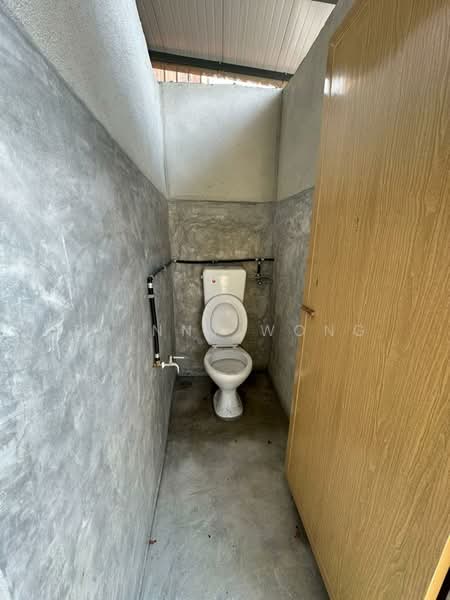 Warehouse for Rent in Kampung Pisang (Ayer Itam) - Rainny Wong - Bathroom - PropertyGuru.com.my