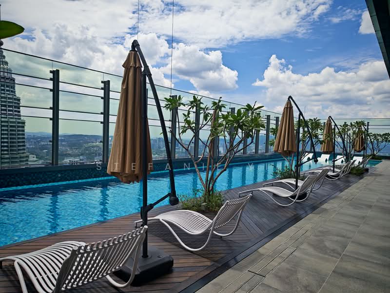 SO Sofitel Kuala Lumpur Residences untuk Untuk Disewa - RM 8,000 /bulan, Mac 2026 - Pool - PropertyGuru.com.my